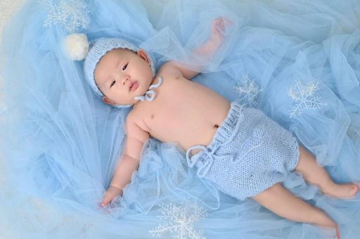 三亚宝宝侧翻太早的原因